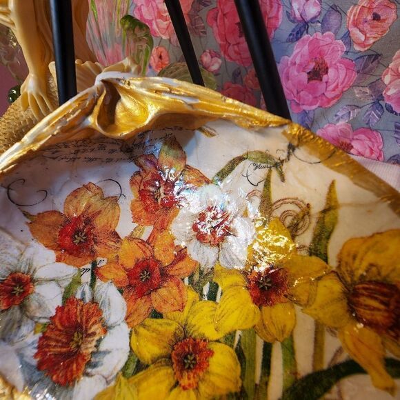 DECOUPAGE CLAM SHELL   - Picture 2 of 7
